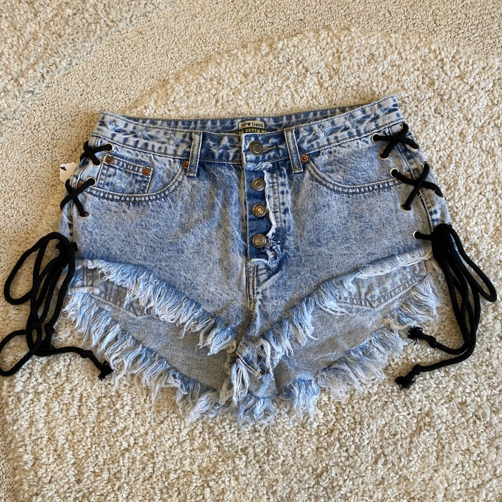 Cut off jean denim shorts with tie detail XS NWT - Picture 8 of 15